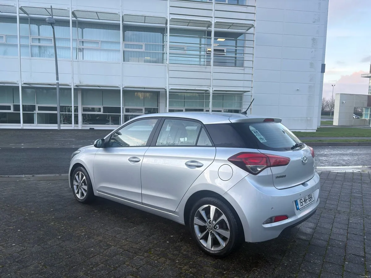 2015 Hyundai 1.1 diesel deluxe nct 07/26 tax 01/26 - Image 4