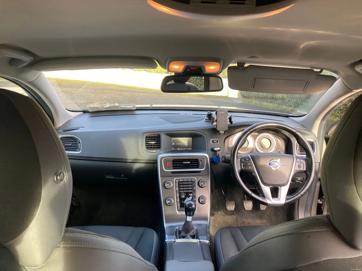 Volvo S60 2011 - Image 4