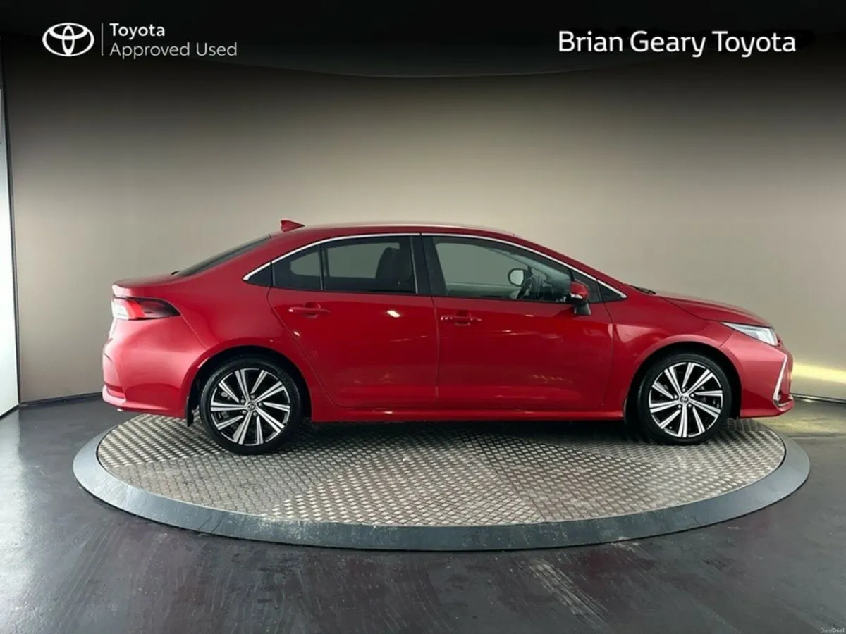 Toyota Corolla LunaSport Hybrid - Image 3