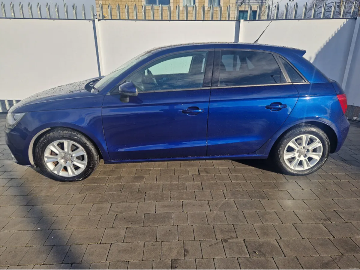 Audi A1 1.4 PETROL AUTO - Image 4