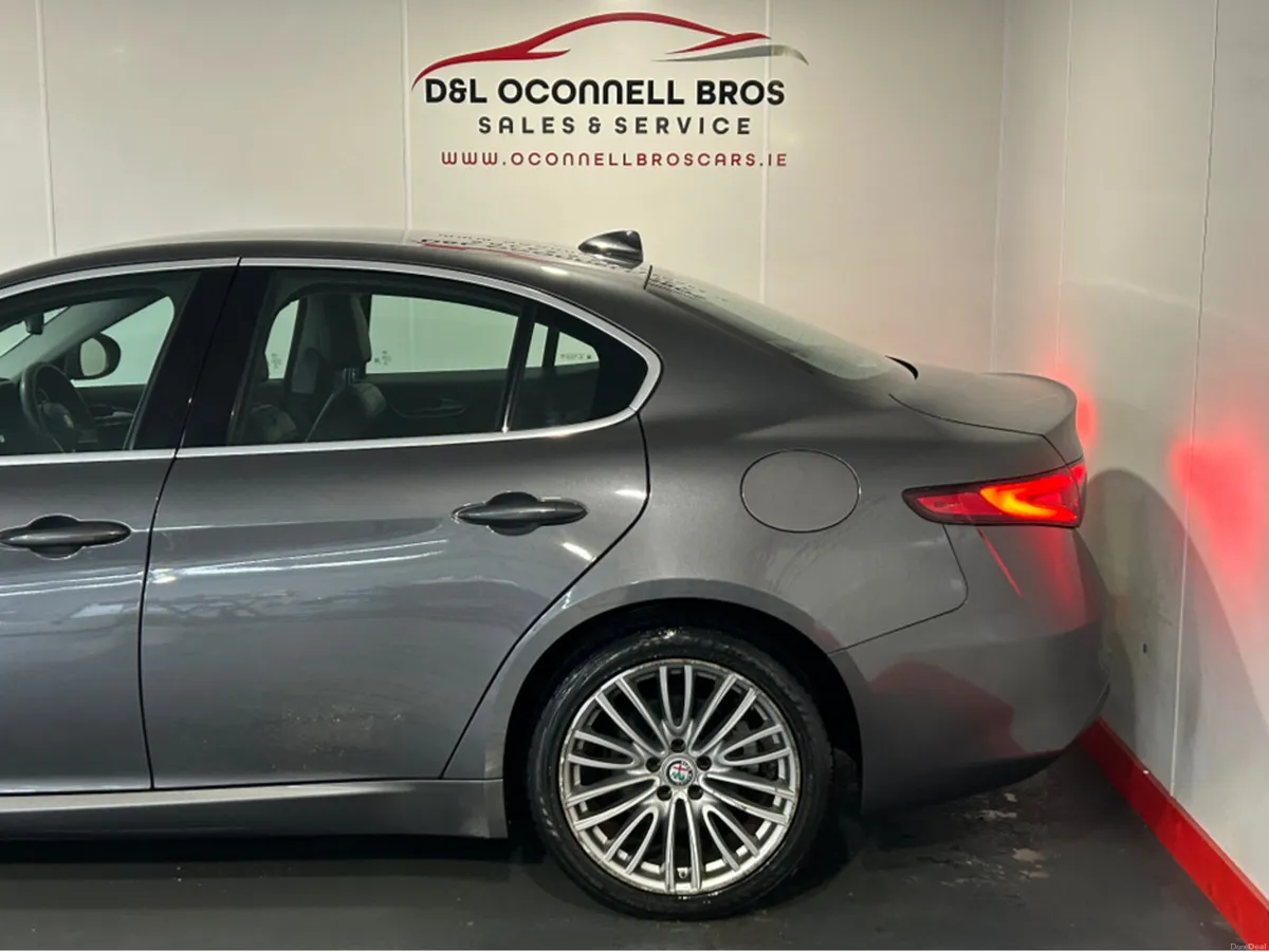 Alfa Romeo Giulia 2.2JTD 180HP SUPER LUXURY 4DR AU - Image 4