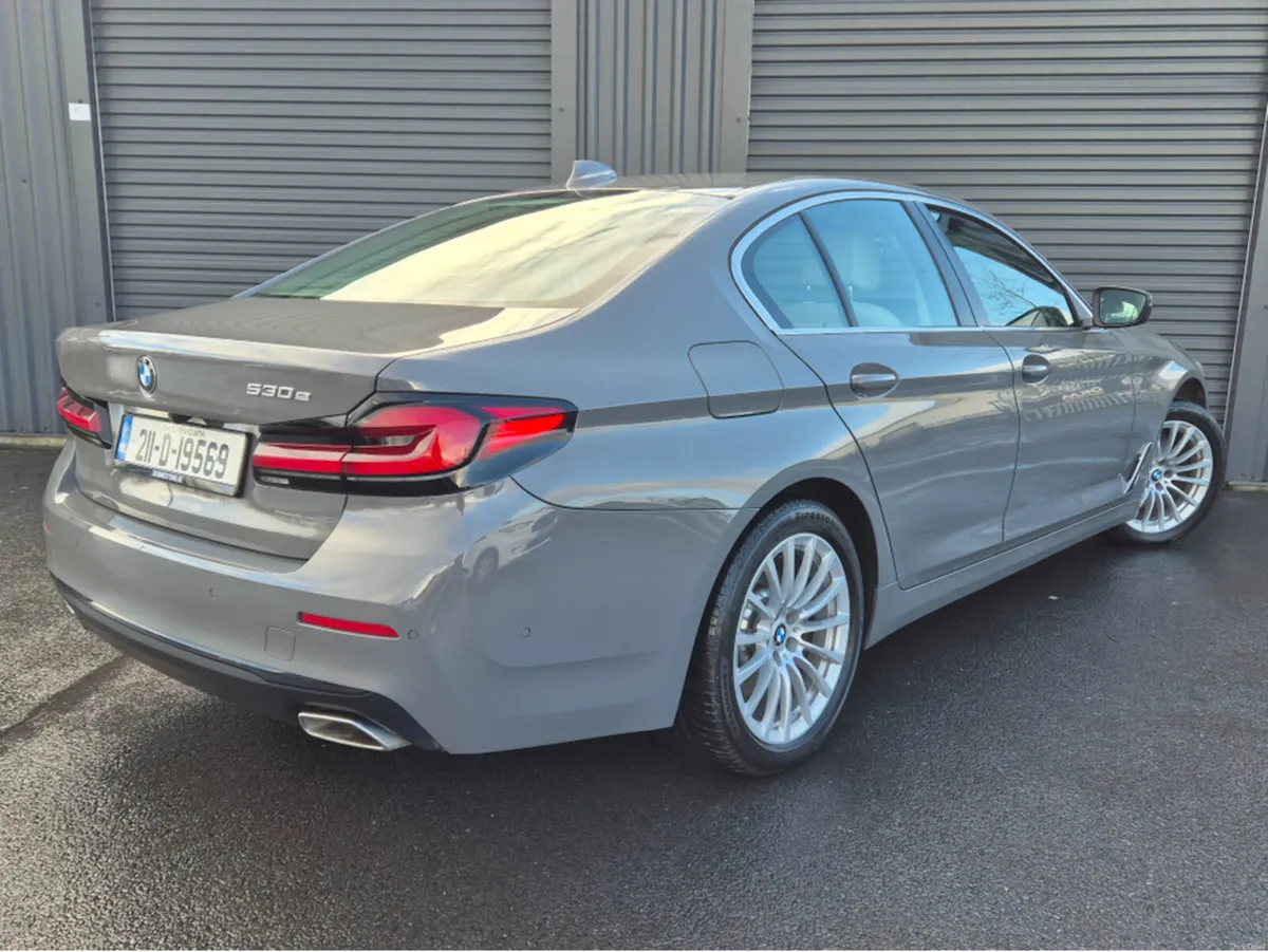 BMW 5-Series 530E SE PHEV AUTO - Image 4