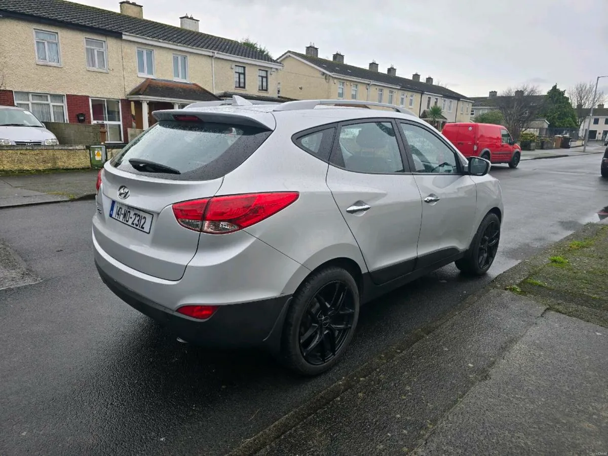 Hyundai ix35 AUTOMATIC - Image 4