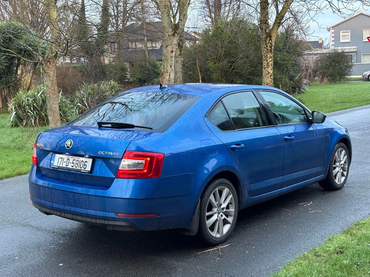 2017 Skoda Octavia Style Automatic - Image 4