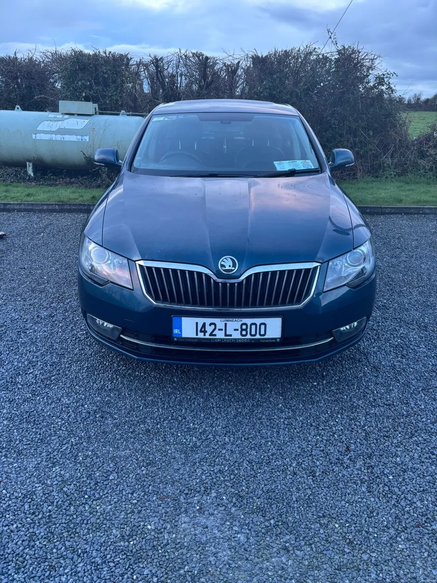 Skoda Superb 2014 - Image 2