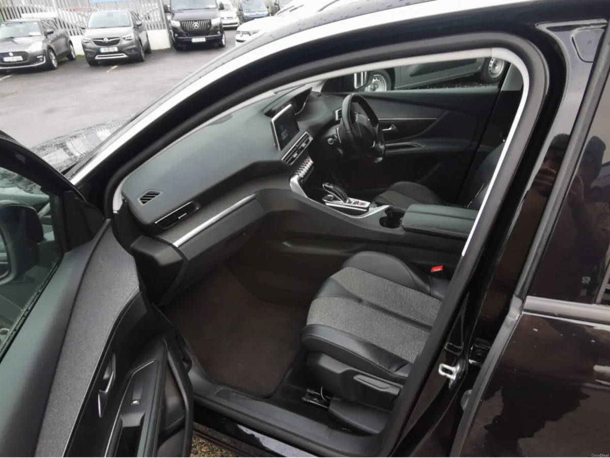 Peugeot 3008 1.5BLUEHDI ALLURE 130BHP 5DR A - Image 2