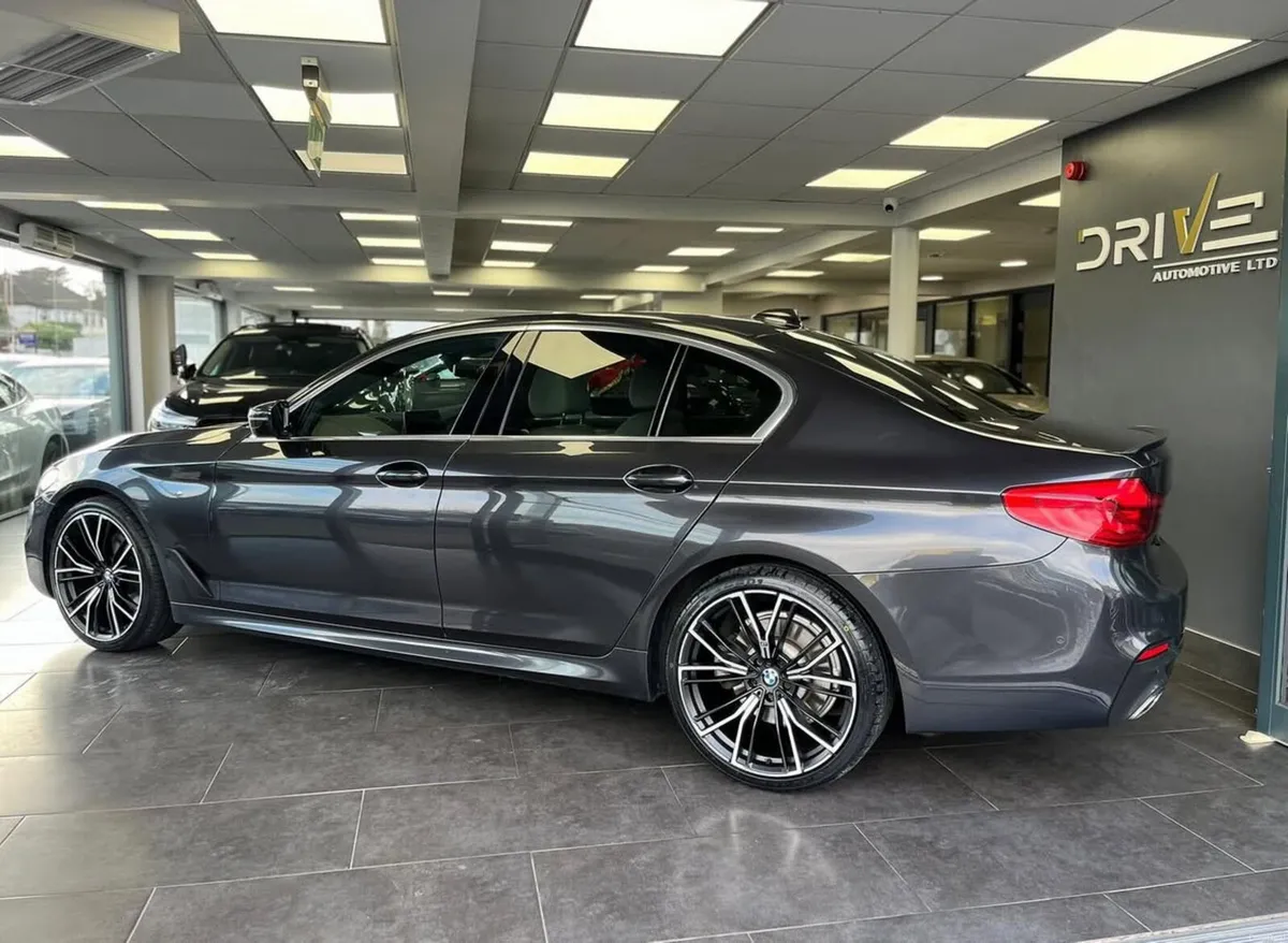 BMW 5-Series 2019 520d M-Sport - Image 3