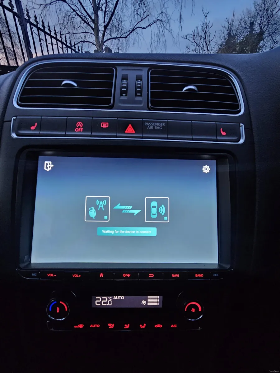 Volkswagen Polo 2016 automatic low miles €10900 - Image 2