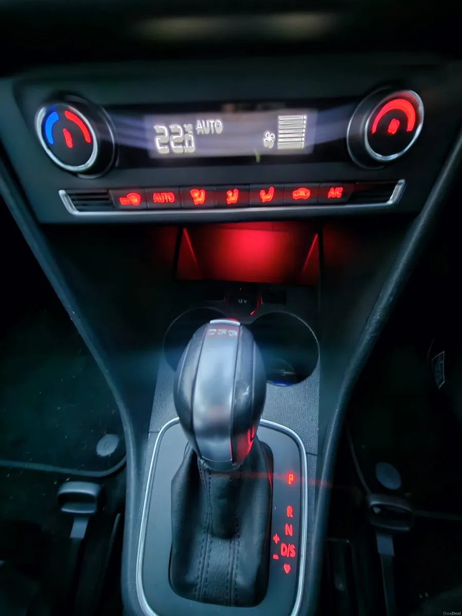 Volkswagen Polo 2016 automatic low miles €10900 - Image 4