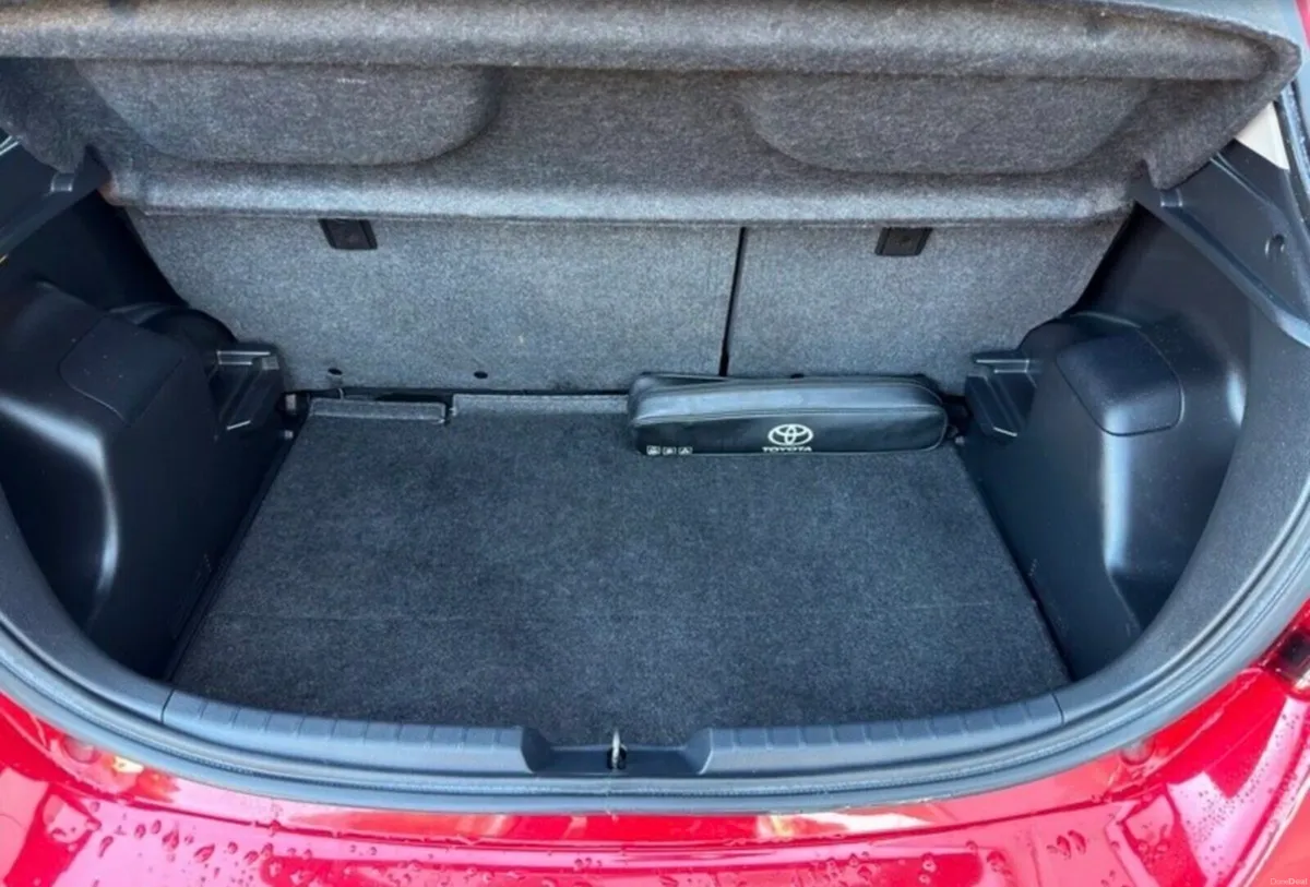 Toyota Yaris - Image 2