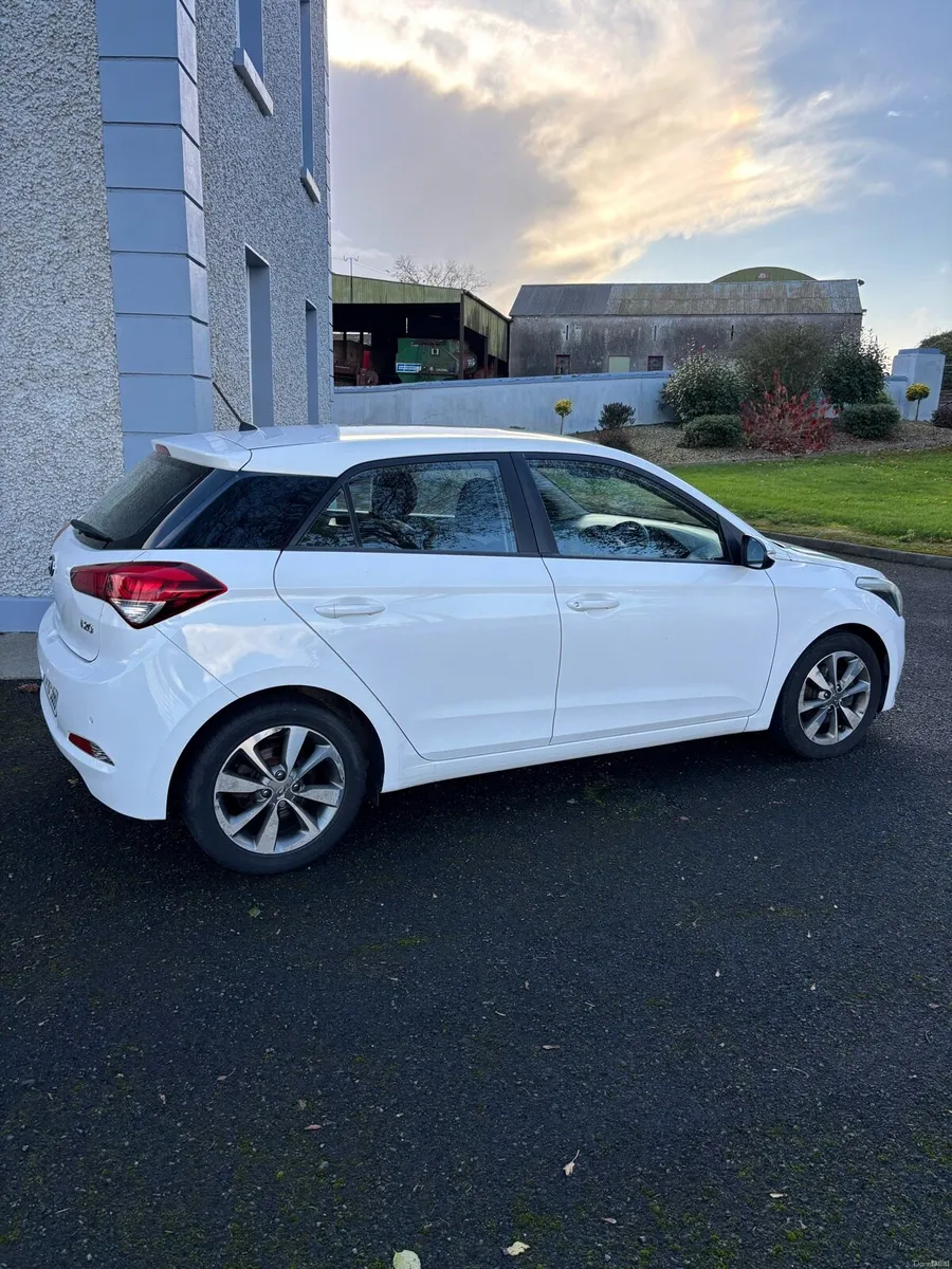 Hyundai i20 - Image 2