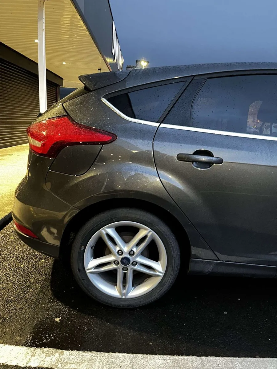 2017 Ford Focus eco boost 1L - Image 3