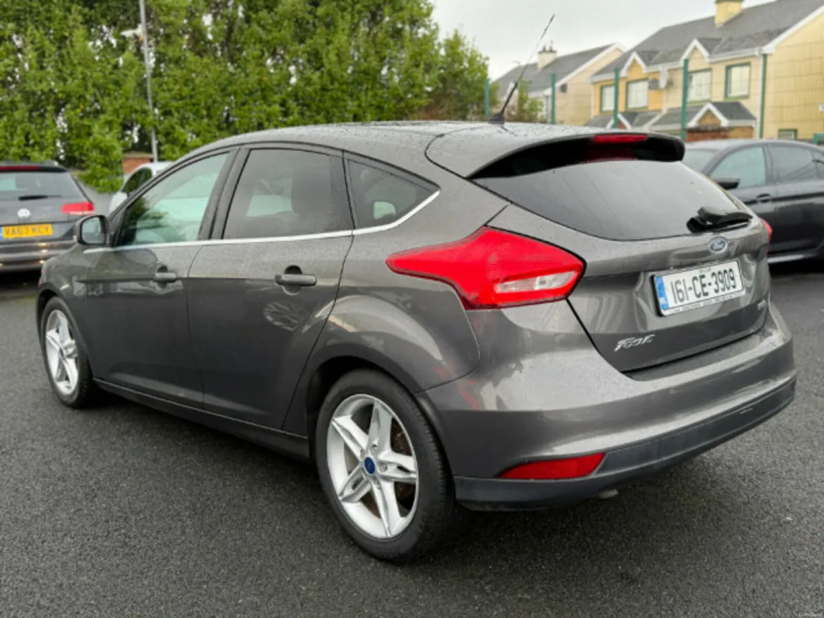Ford Focus 1.0 Zetec Ecoboost 125PS 5DR - Image 4