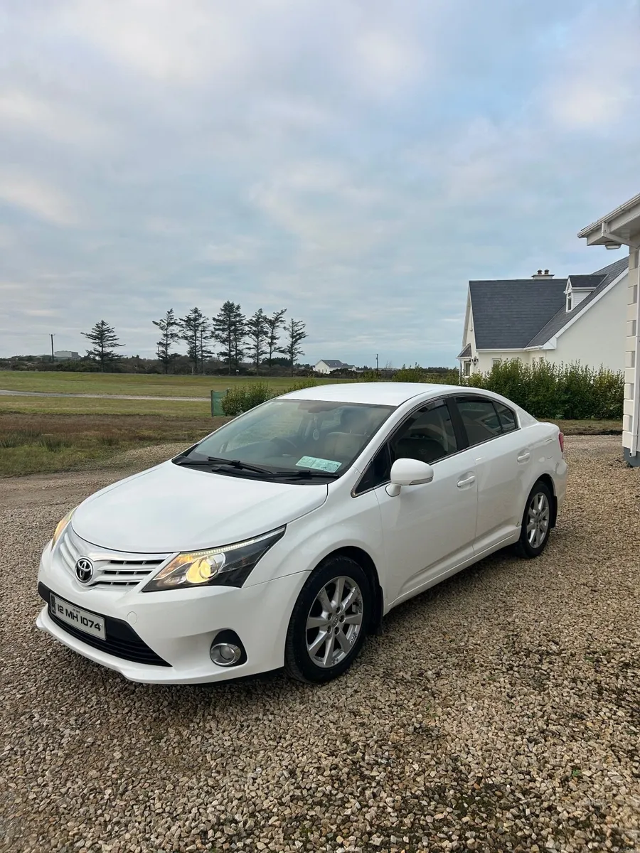 Toyota Avensis 2012 - Image 2