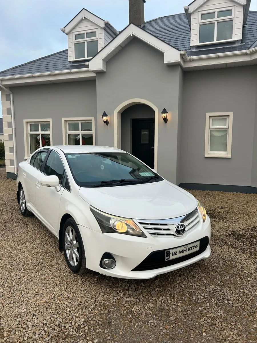Toyota Avensis 2012 - Image 1
