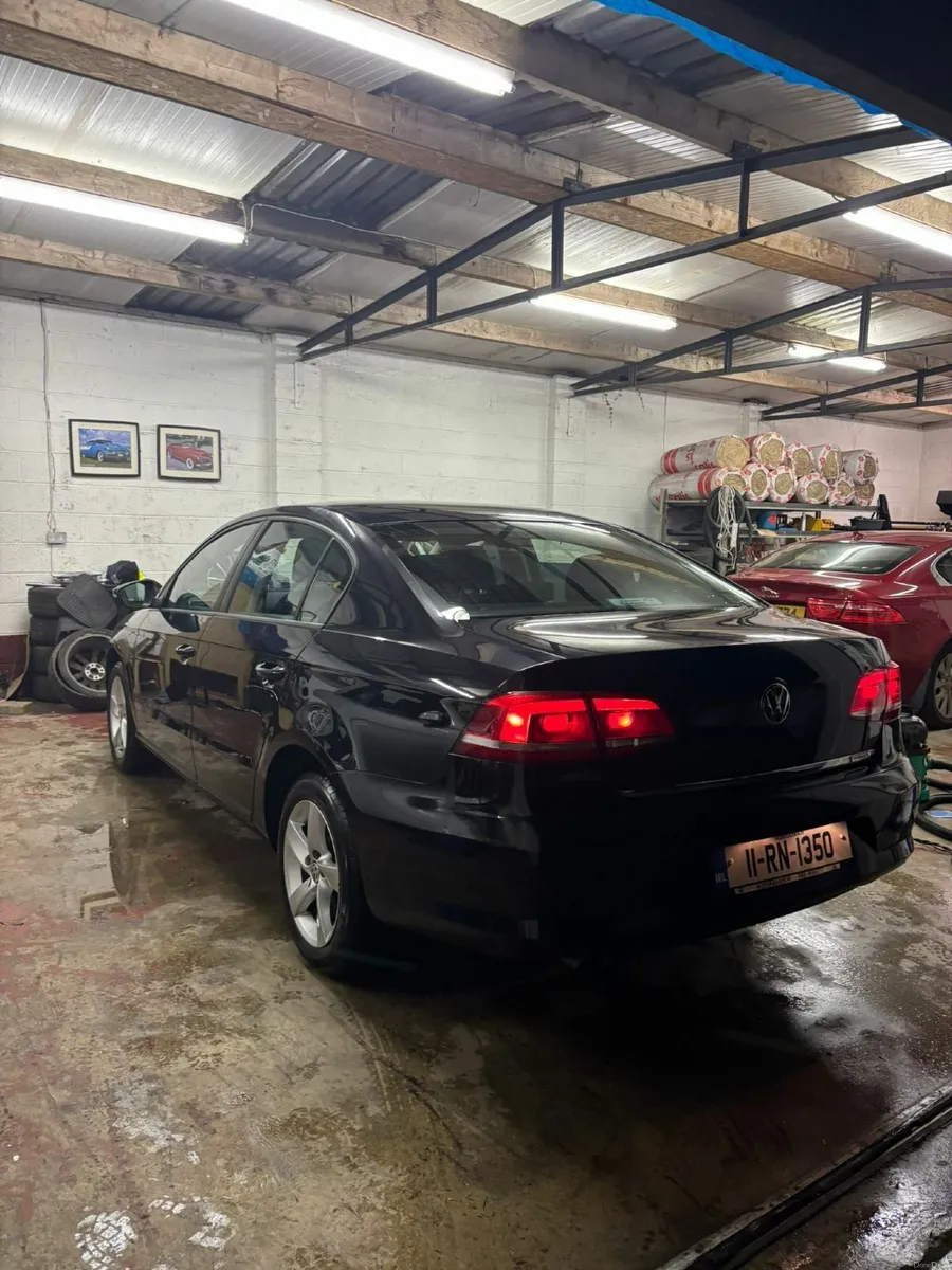 Volkswagen Passat 2011 - Image 3
