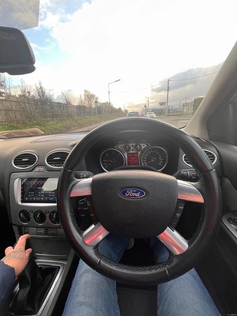 Ford Focus 2010 Titanium 1.6 TDCi Diesel - Image 4