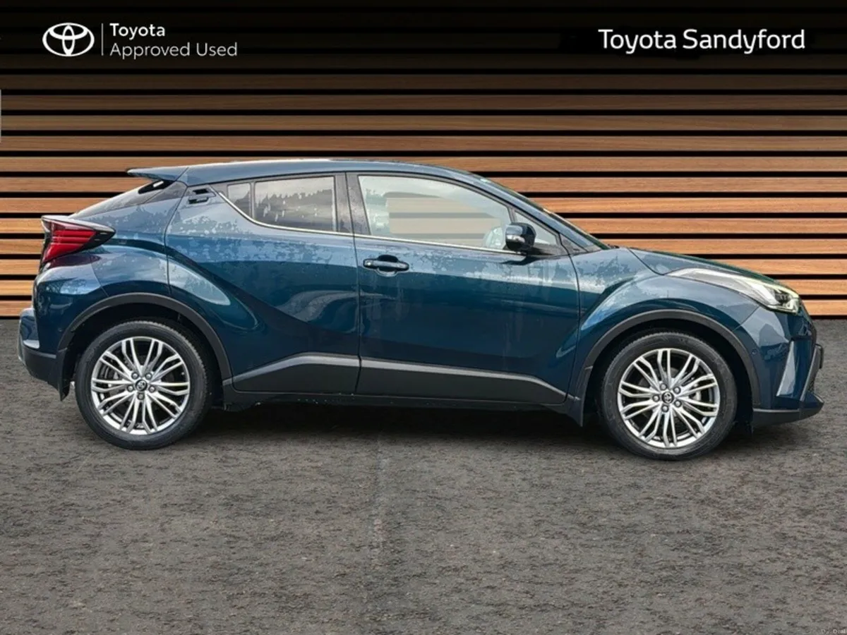 Toyota C-HR HYBRID SOL TOP SPEC // HEATED LEATHER - Image 3