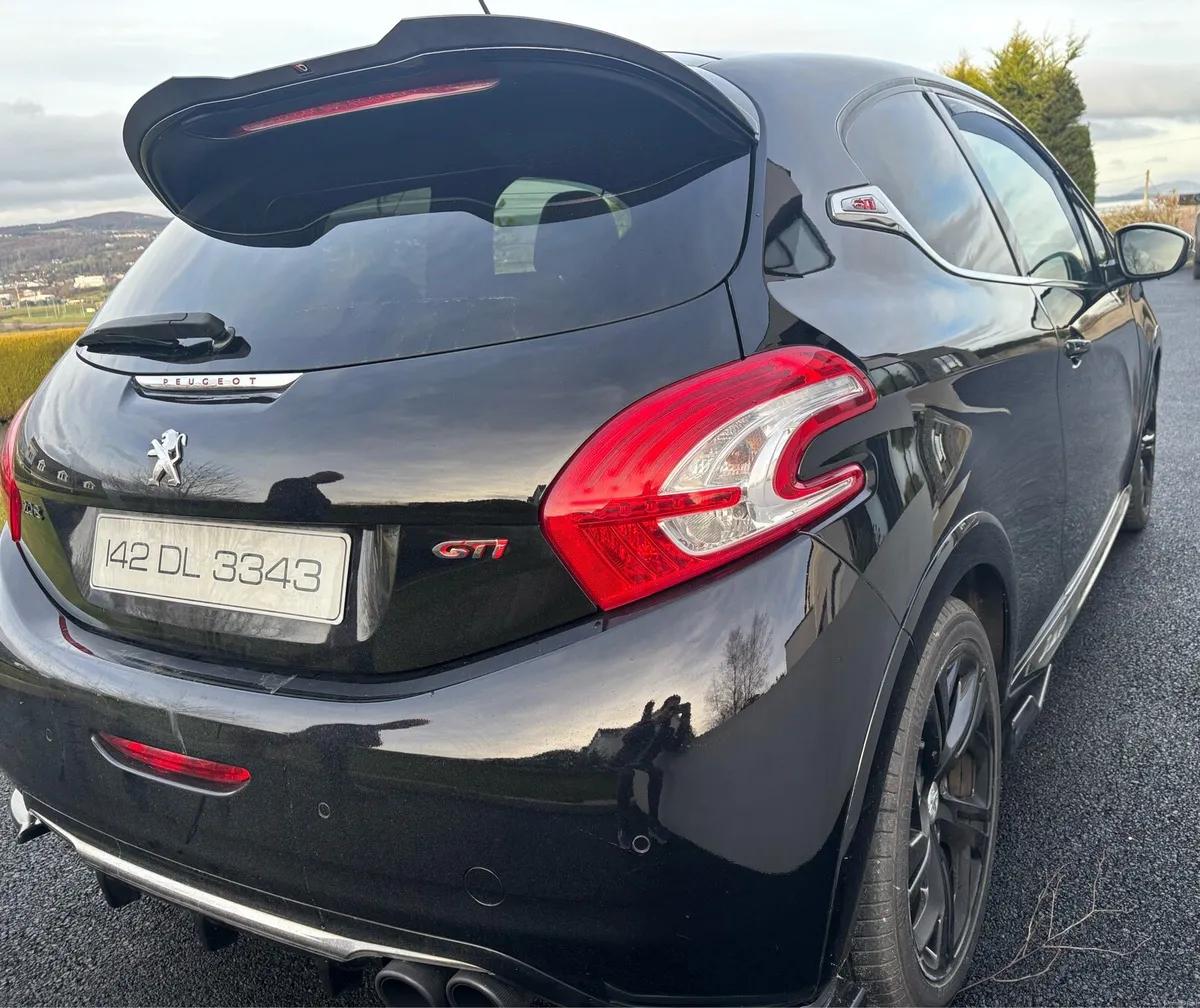 Peugeot 208 GTI - Image 4