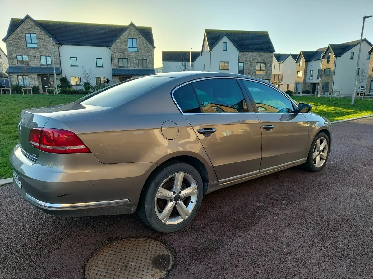 Volkswagen Passat 2011 - Image 3