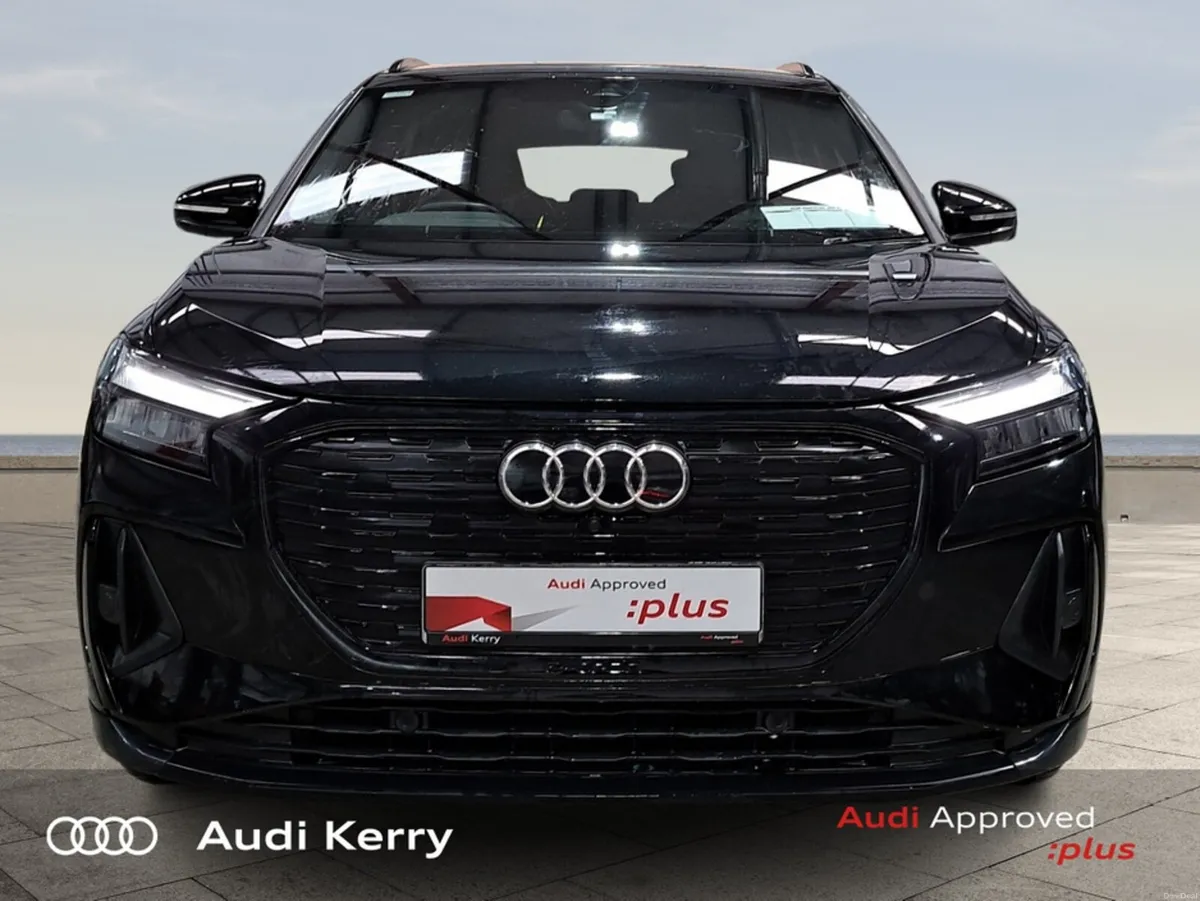Audi Q4 e-tron 40 E-TRON S-LINE AUTOMATIC - Image 2