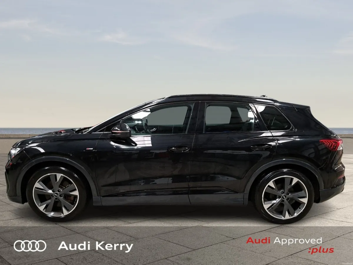 Audi Q4 e-tron 40 E-TRON S-LINE AUTOMATIC - Image 4