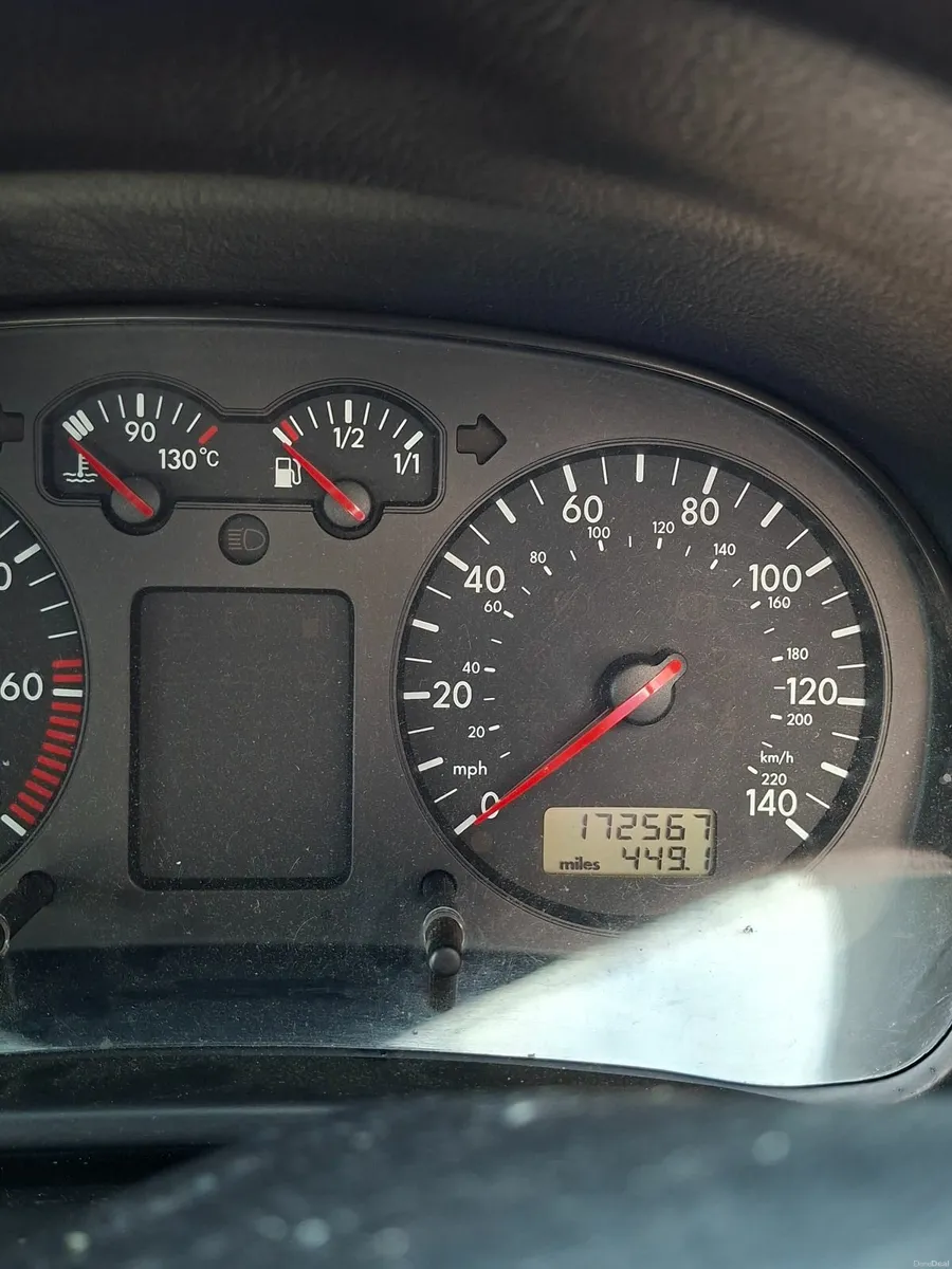 Volkswagen Golf 2000 - Image 1