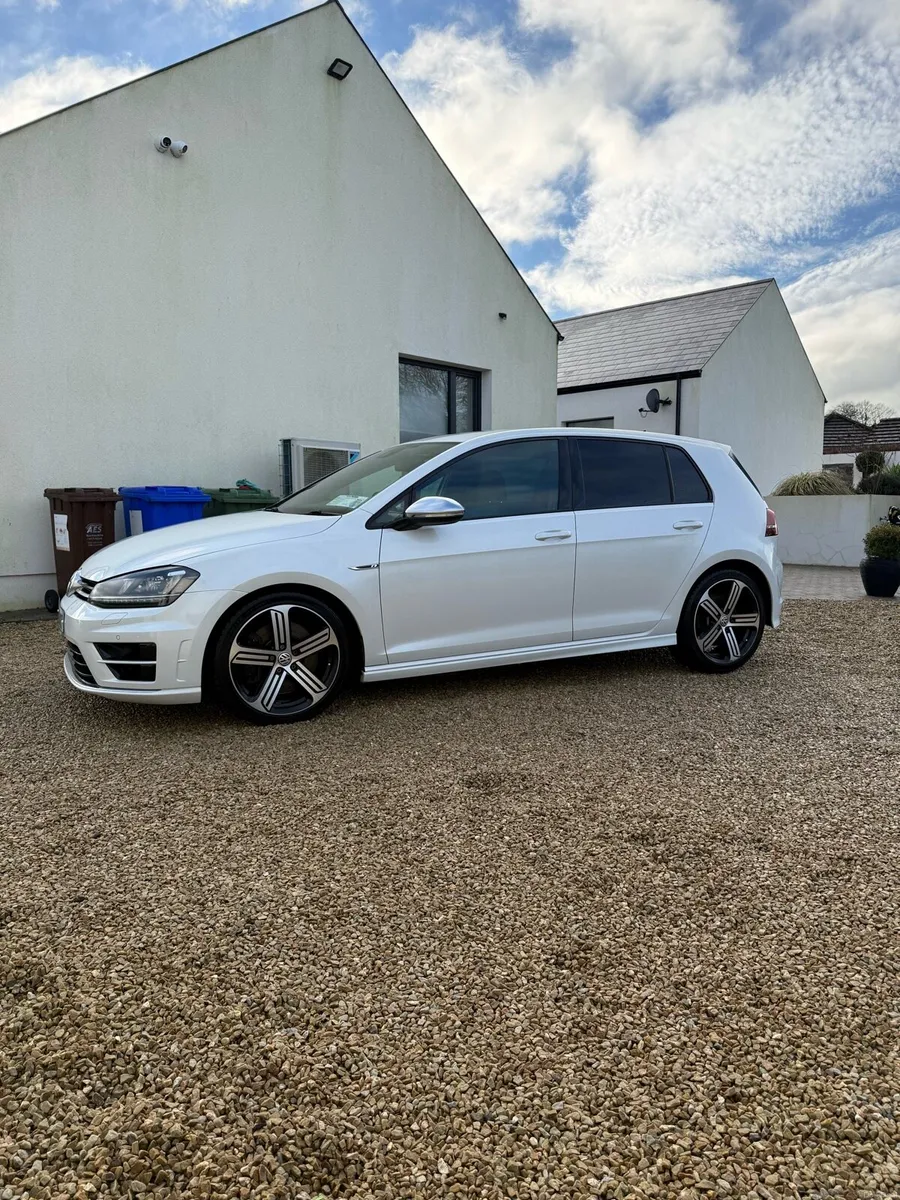Volkswagen Golf R - Image 3
