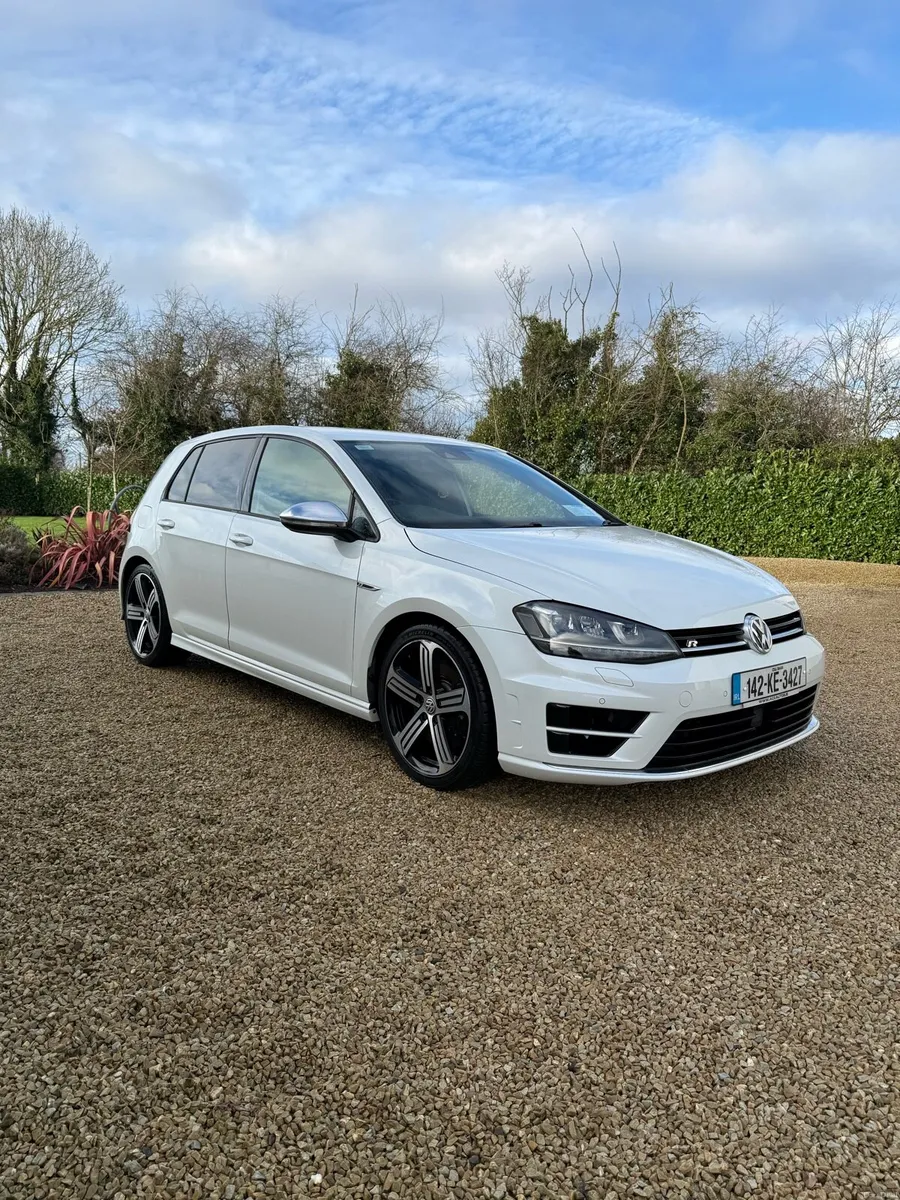 Volkswagen Golf R - Image 1