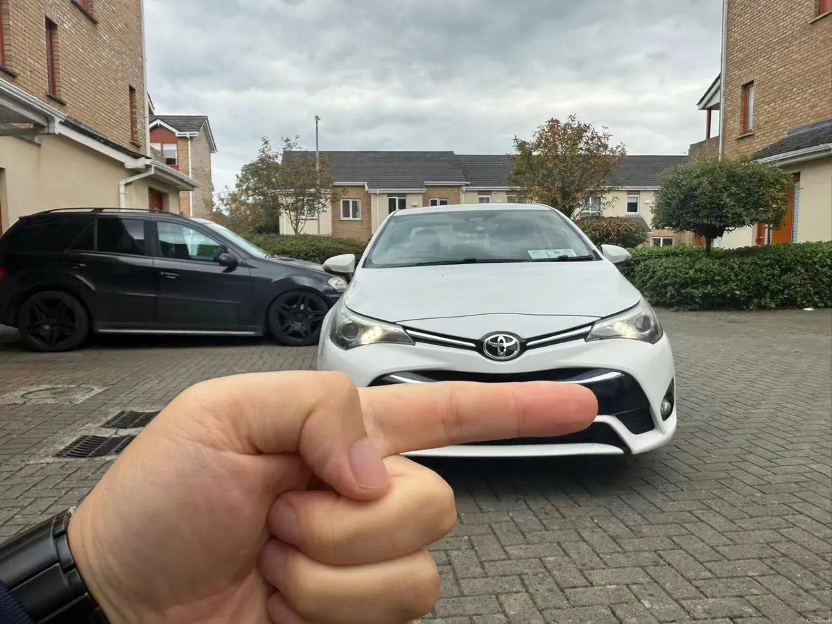 Toyota Avensis 2015 - Image 2