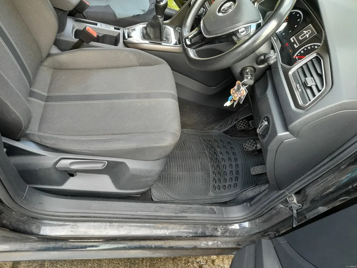 Volkswagen T-Roc 2019 - Image 4