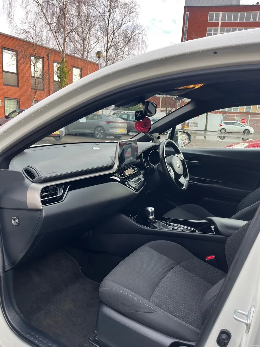 Toyota C-HR 2019 - Image 3