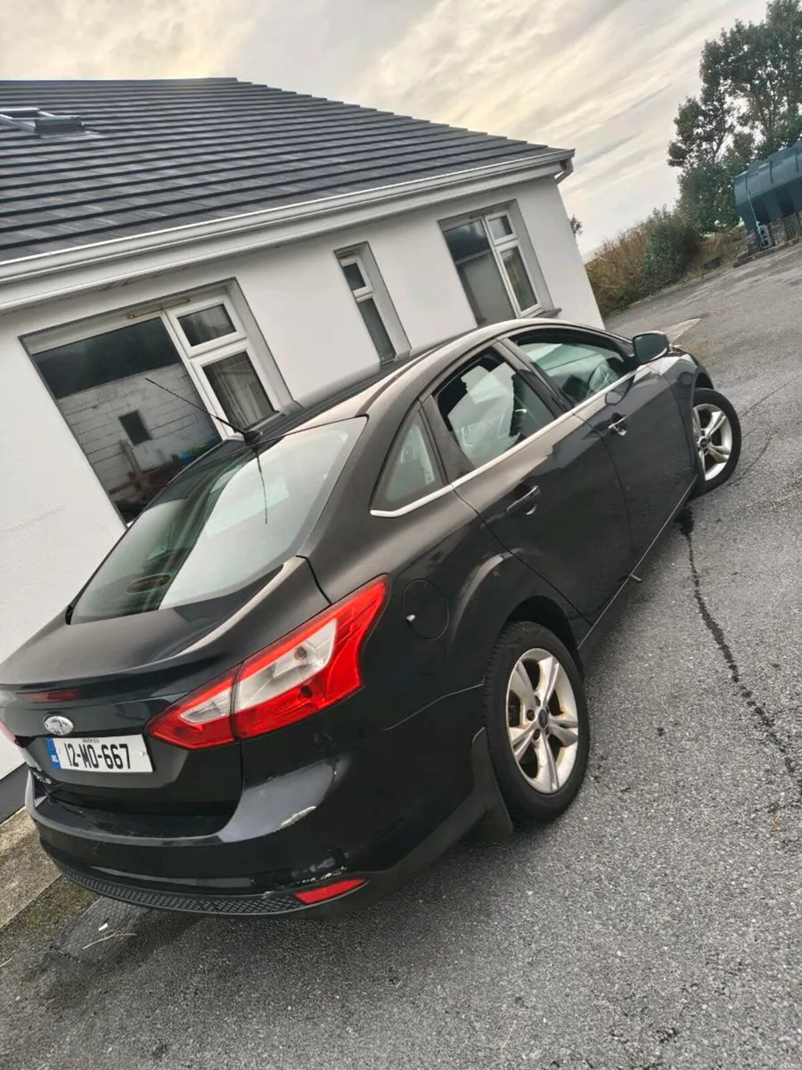 2012 ford focus saloon - Image 4