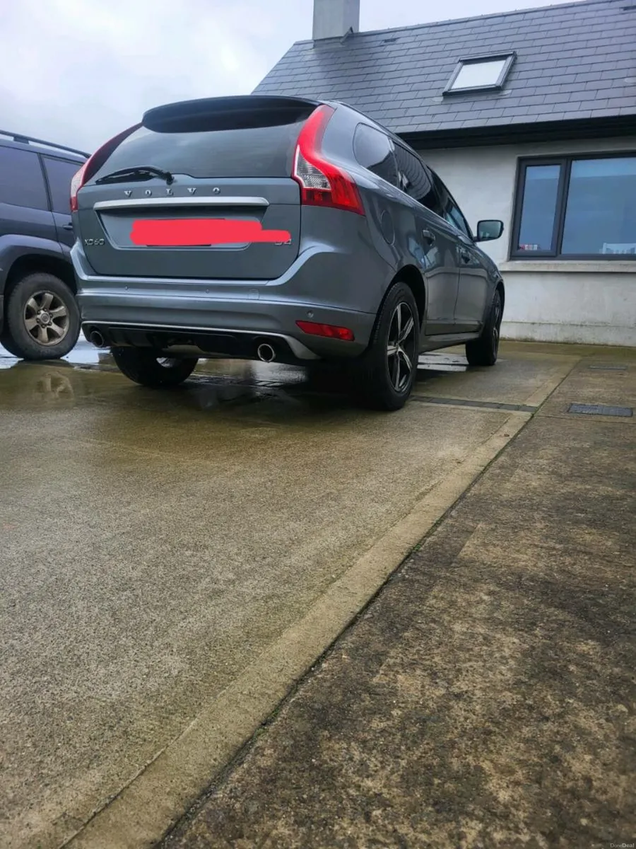 Volvo XC60 R Design - Image 2