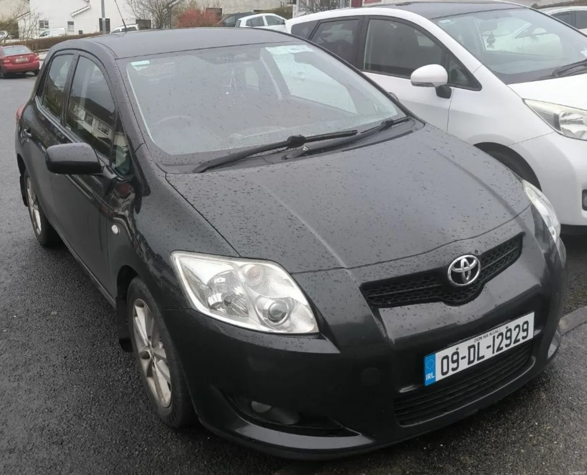 Toyota Auris 2009 - Image 1