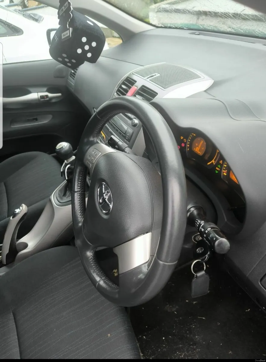 Toyota Auris 2009 - Image 3
