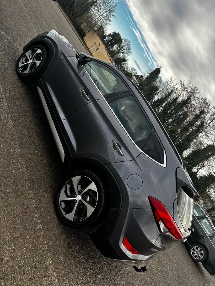 Hyundai Tuscan - Image 4