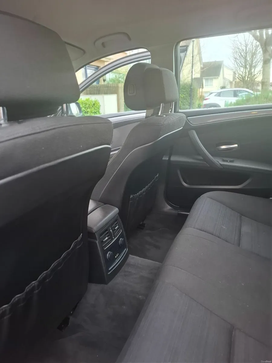 BMW 5-Series 2009 - Image 4