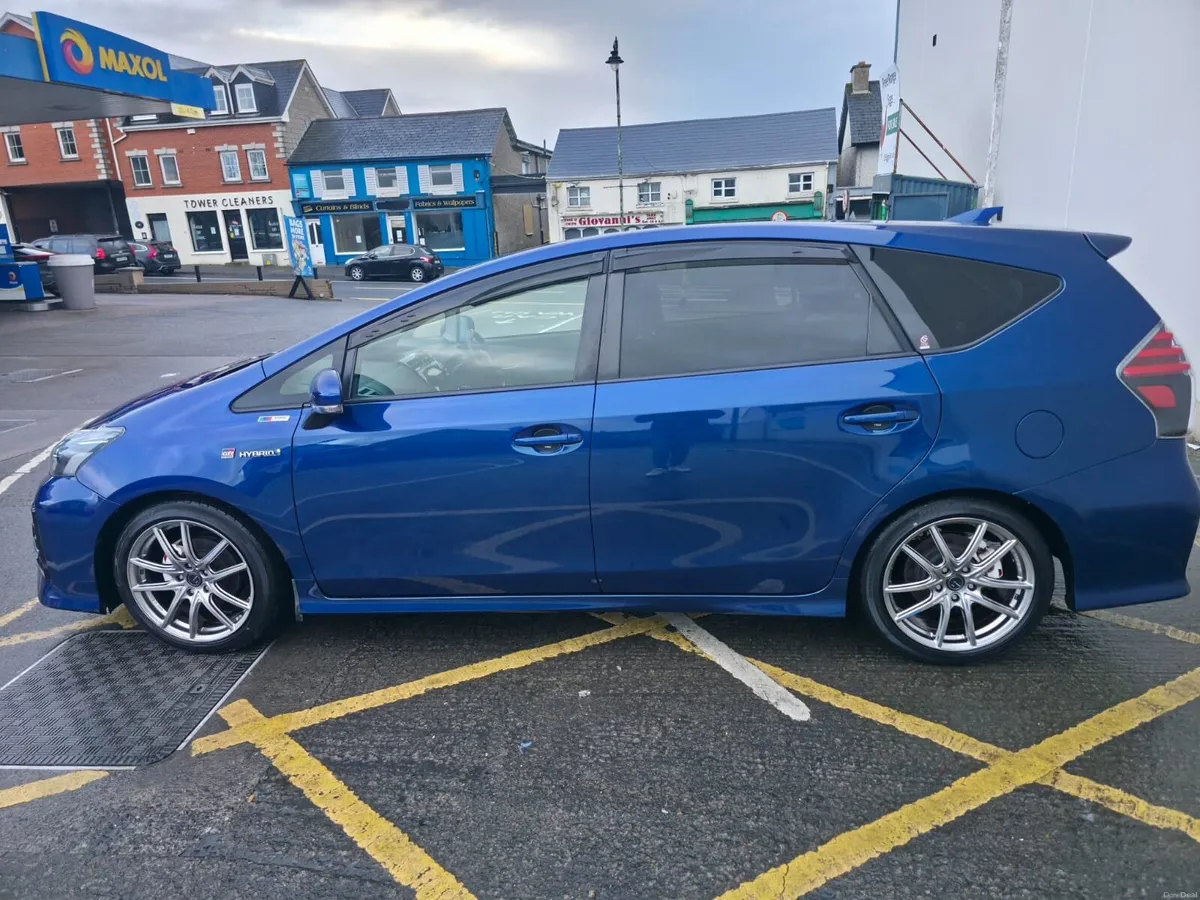 Toyota Prius GR Sport 7 seater 2020 - Image 3