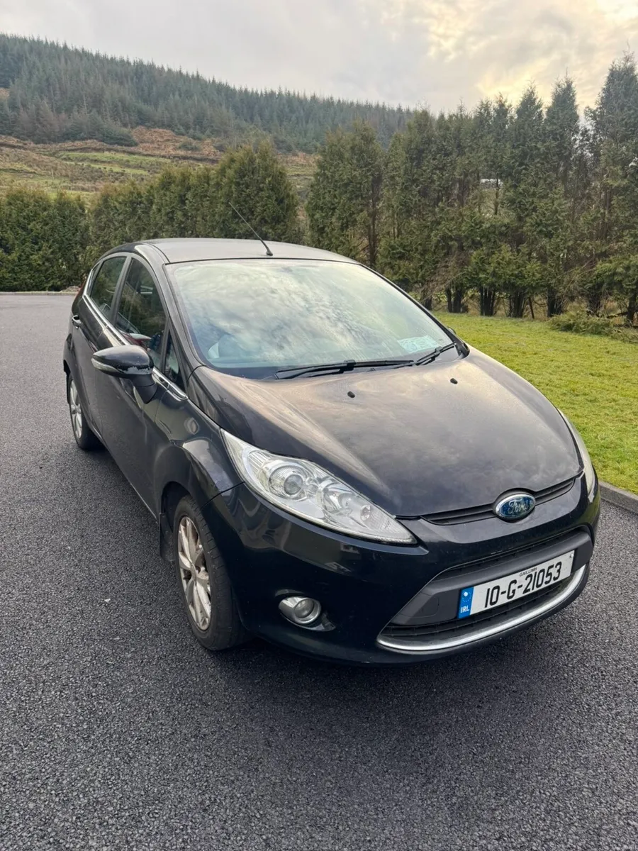 Ford Fiesta Zetec - Image 2