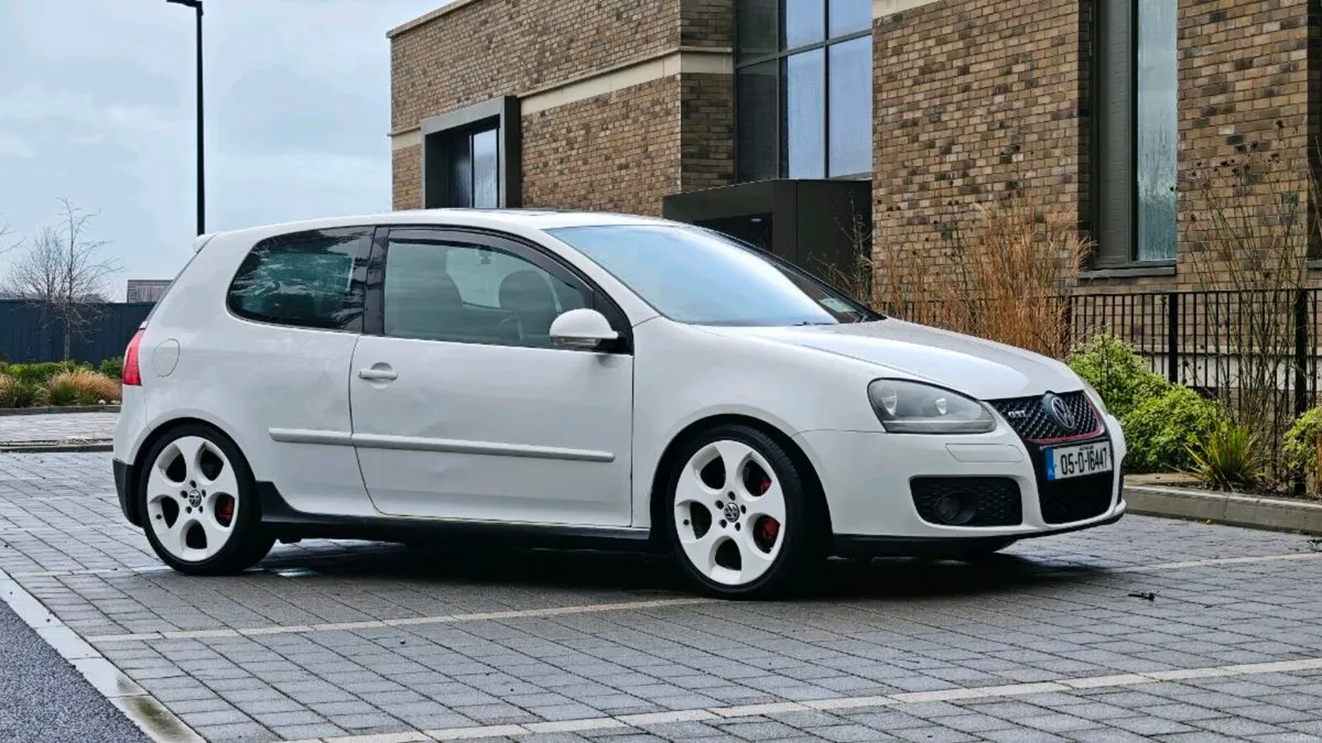 VW Golf MK5 GTI Manual - Image 4