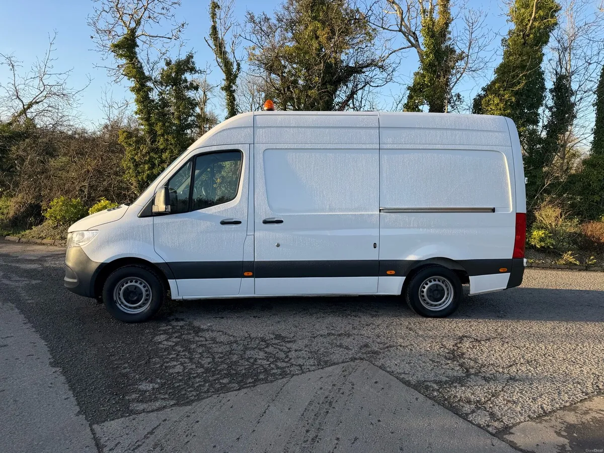 2023 MERCEDES SPRINTER MWB HIGH ROOF - Image 2