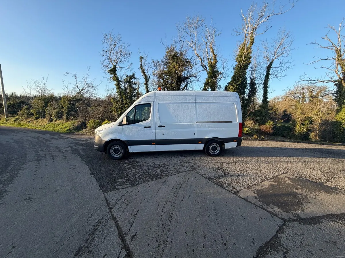 2023 MERCEDES SPRINTER MWB HIGH ROOF - Image 3