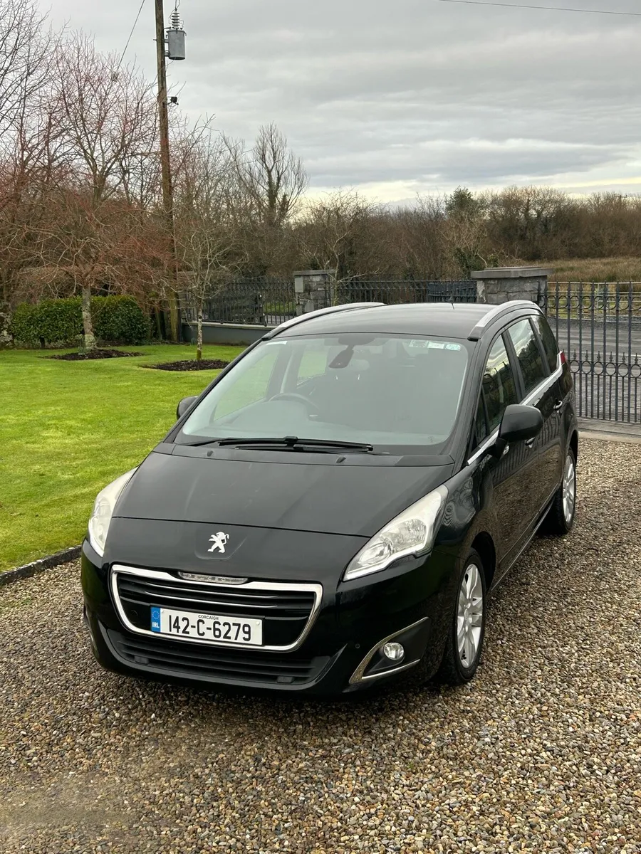 7 Seater Peugeot 5008 Diesel low kms - Image 1