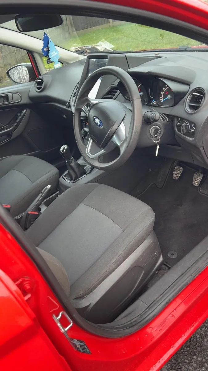 Ford fiesta - Image 4