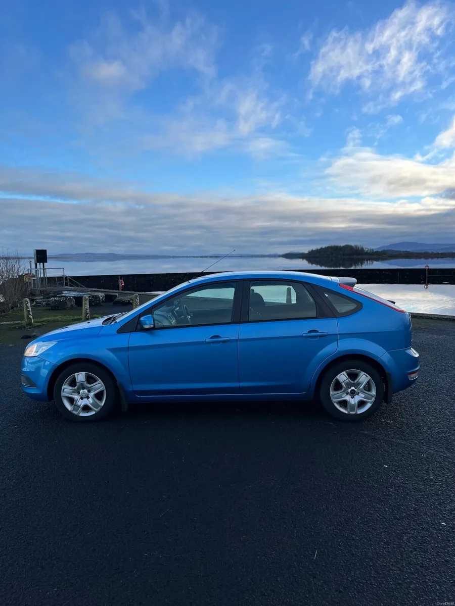 Ford Focus 2011 - Image 2