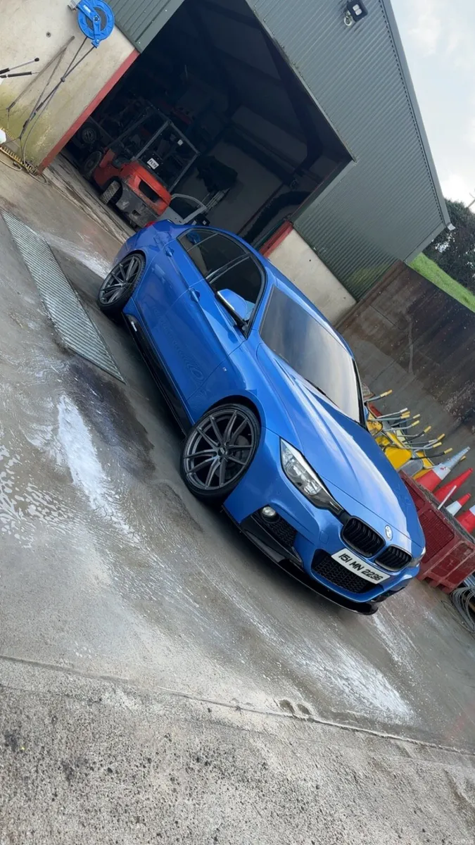 BMW 320d - Image 2