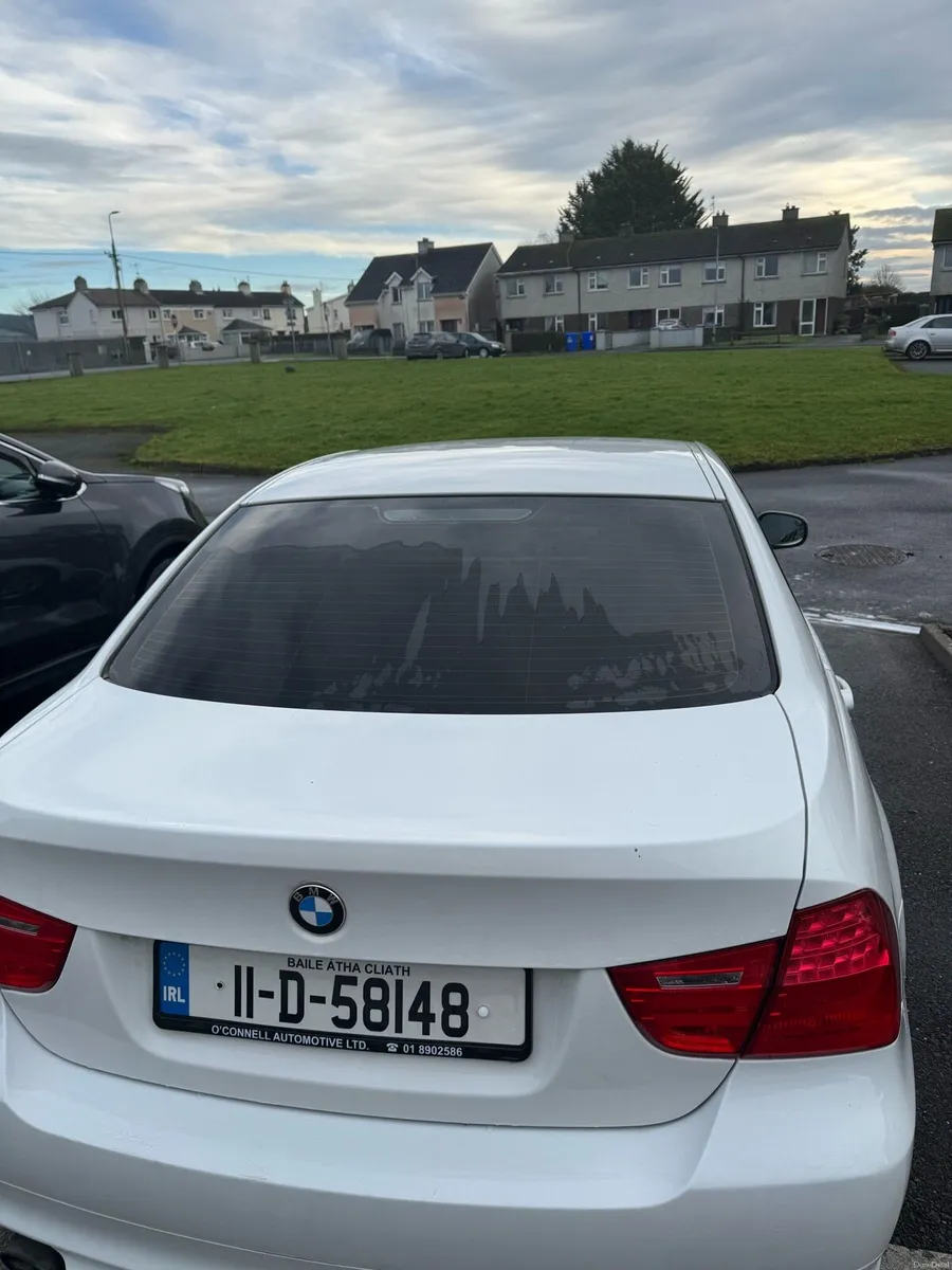 2011 BMW 3 series - Image 2