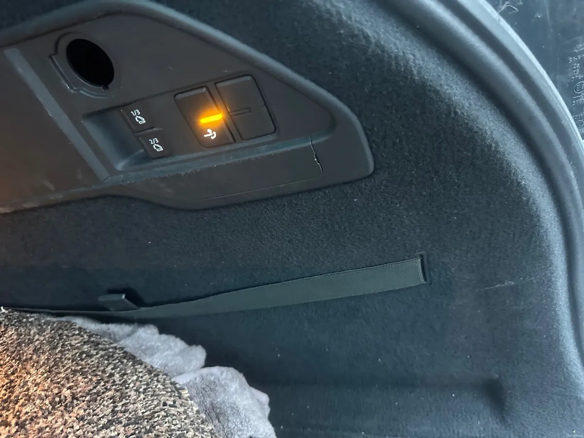 Volkswagen Touareg R line - Image 3