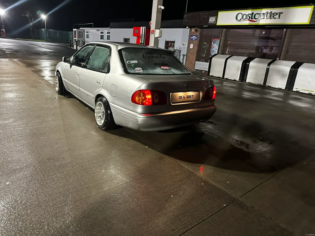 Corrolla e11 saloon petrol - Image 2